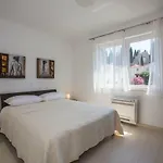 4B Apartments